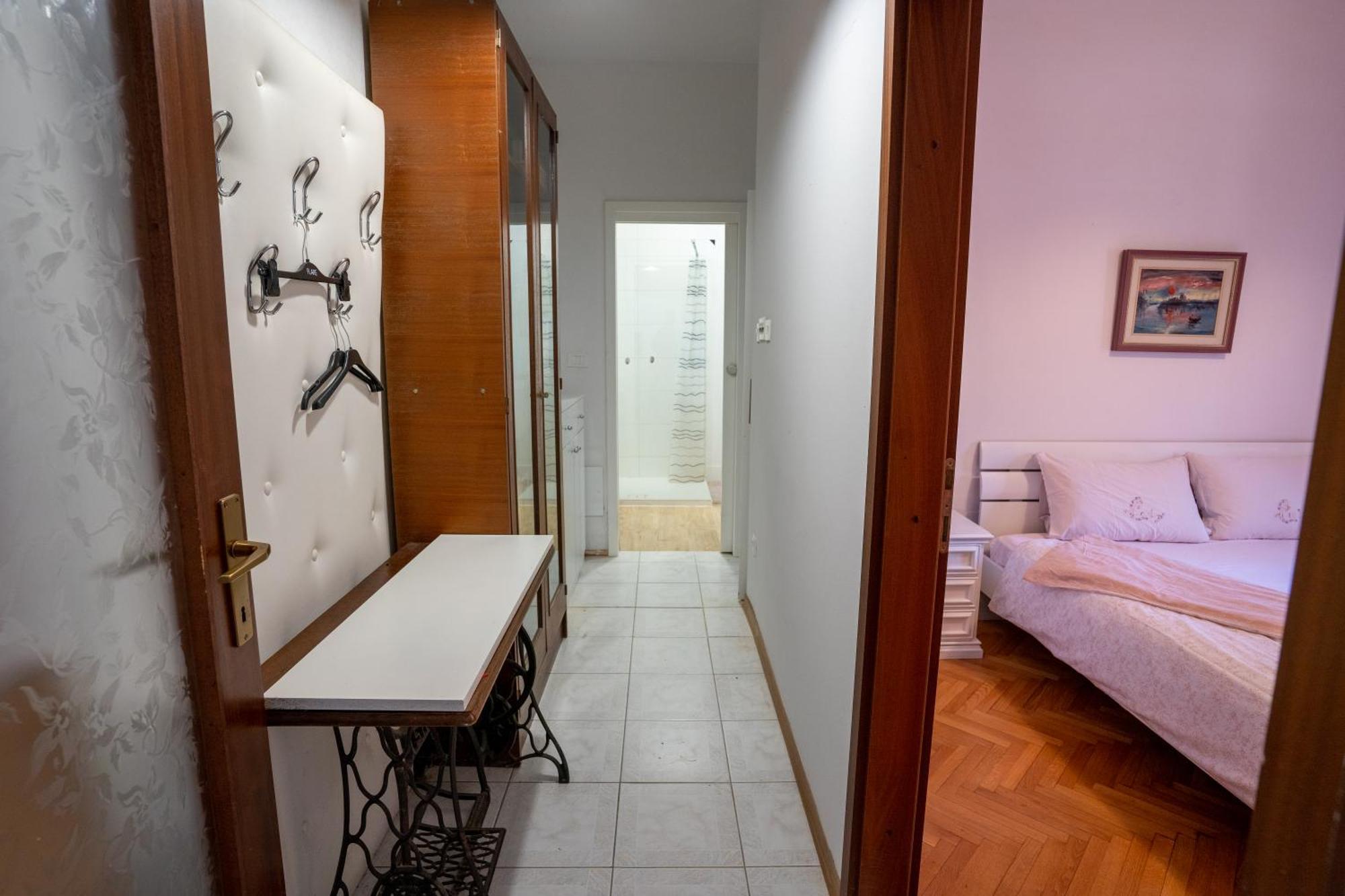 Violet'S Place Črni Kal 外观 照片